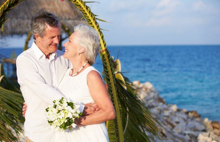 Financial Pros and Cons of Getting Married in Midlife 53430894
