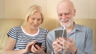 Why Home May be the Assisted Living of the Future 21 Elderly couple on cellphones