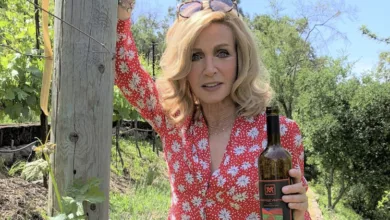 Lil’ Ole Winemaker, Donna Mills 22 Tinsel 0120 1170x458 1