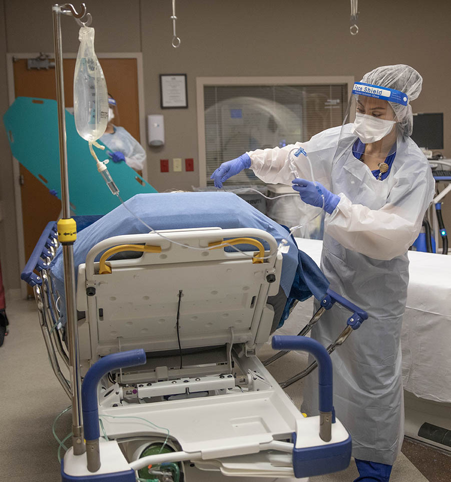 Texas Heroes on the Frontlines 6 Lena Thixton next to MRI 2 E1