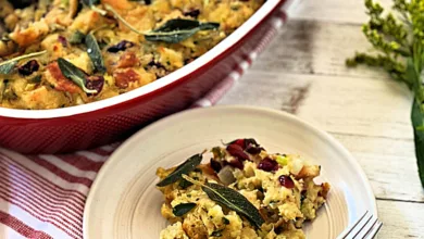 Cranberry Sage Stuffing with Fried Sage Leaves 1 Evans 1122 3 900x575 1