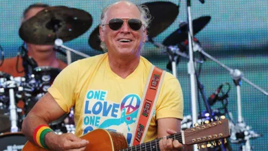 Jimmy Buffet: A Life Well-Lived 17 Jimmy Buffet performing at Margaritaville, Orlando, Florida | Photo by Noreen Kompanik