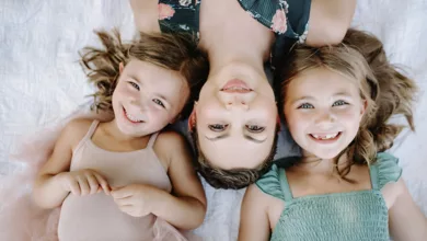 ‘A Terrible Gut Punch’: Shayna Vincent Died of Breast Cancer at 38 1 Shayna Vincent and her daughters, Avivah, 5, and Mila, 8