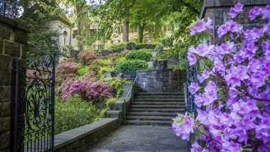 Explore Brandywine Valley: Gardens, Art, Covered Bridges & History 1 A view of Brandywine Valley in Pennsylvania, featuring gardens, historic estates, and a covered bridge nestled in lush countryside.