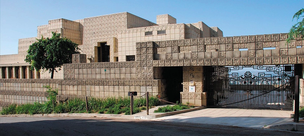 Diane Keaton's Legacy: She Never Stopped Being Herself 4 Frank Lloyd Wright's Ennis House showing iconic textile block design and courtyard that Diane Keaton fought to preserve