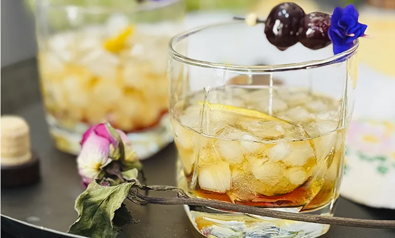 Whiskey Rocks with Cherries 1 Evans cocktail 0525 780x470 1